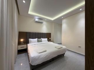 205 JRE apartment with stunning boulevard veiw - 1