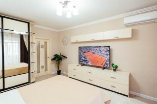Green 2BR Stay Near the Park - 8