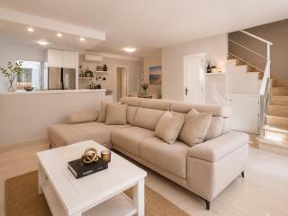 Luxury DelMare Marbella Pool Family Only - 3