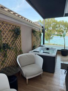 KLA Luxury Private Villa with Pool & Jacuzzi by Project 86 IKE - 6