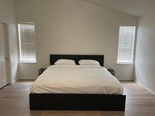 Extended Stay 3 or 4 Beds Cozy Smart Home Living - 7