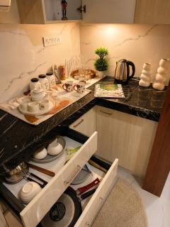 Luxury Studio With Balcony Near Gopalpura - 4