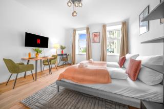 Designer Studios, 10min to Stephansplatz, Metro, no Elevator - 0
