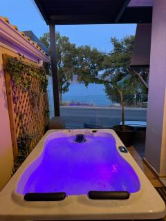 KLA Luxury Private Villa with Pool & Jacuzzi by WESTBOOKING GR - 7
