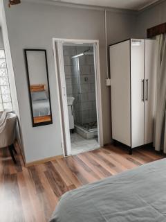 Yakhe Self-catering 2 bedroom Accommodation - 1
