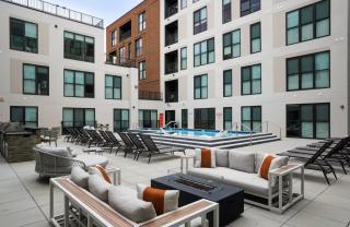 Stylish 2BR Suite OTR, Gym, Pool Downtown Access - 5