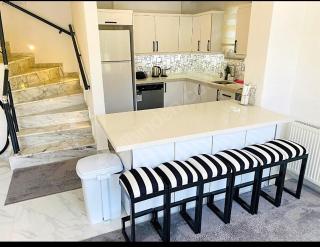 Villa for Daily, Weekly, Monthly, Seasonal Rental - 1