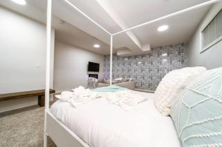 Mediterranean Retreat - King Bed - Fireplace - Garage - 8