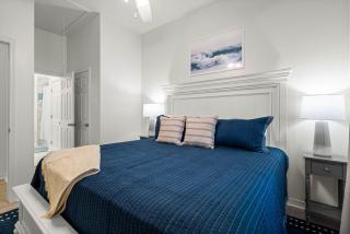 Luxury Retreat on Oleander - Unit K - 1