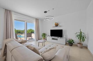 Villa Karavella - with heated pool - 5