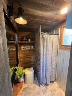 Lakefront Cabin, Eatonville Wa - 9