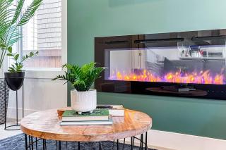 Luxury 5BDRM Retreat - HotTub - KingBed - AC - Sleeps 13 - 1