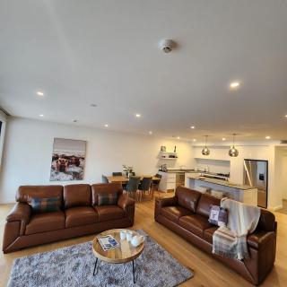 Lakeside Luxury 1 bdrm 2 bathroom! - 2