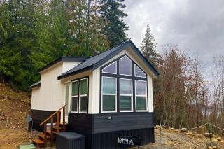 Tiny Lake Retreat - 9