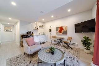 Chic Hideaway-King Bed-Fireplace-DT-WEM-Garage - 9