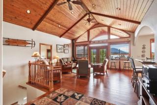 Lakefront Luxury - 5