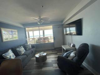 Upgrades galore oceanfront 1 bd - 6