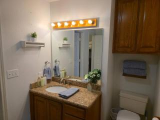 Lakefront Retreat, Pool, Hottub, Firepit - 4