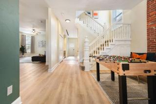 Pet Friendly 6 Bedroom Free Parking plus 5 Min From Bakery Sq - 2