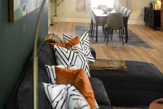 Pet Friendly 6 Bedroom Free Parking plus 5 Min From Bakery Sq - 4