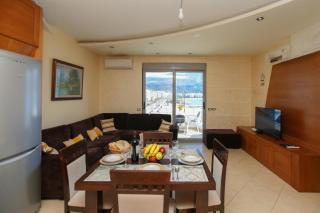Holiday Apartment Central & Sea View - Happy Rentals - 8