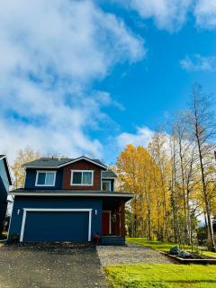 SINGLE HOUSE 1- Beautiful- Peaceful-4Beds 3baths- Sleeps 12 - 9