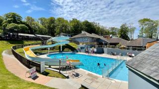 Lakeside Retreat at Finlake Resort in Devon - 7