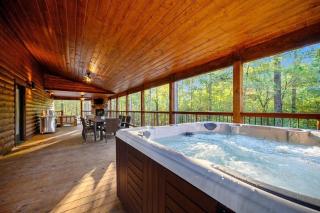 Creekside Luxury Retreat-Serene Views & Family Fun - 8