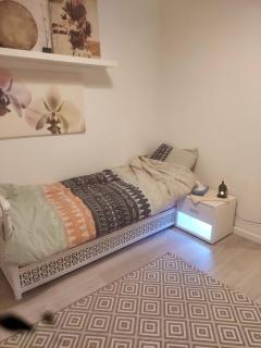 Moroccan Cozy Guest Room - 6