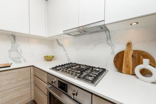 New Condo Walk to Lougheed Skytrain Station & SFU - 4