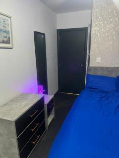 Luxurious Double Bedroom Close to Derby City Centre - 7