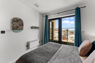 Central Cardiff Penthouse - Rooftop - 9