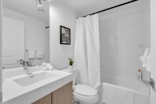 Spacious Urban Haven - Sleeps 6 - 3