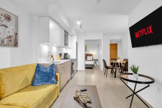 Spacious Urban Haven - Sleeps 6 - 4