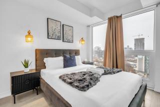 Spacious Urban Haven - Sleeps 6 - 7