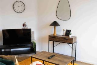 3-bed-Patchway-Self-check-in-Parking-Wi-Fi-Sleeps 5 - 9