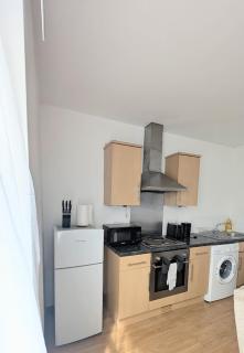 CJ Maison - "Spacious Family Friendly 2-Bedroom Apartment in the City Centre with free on-site parking, free Wi-Fi" - 7