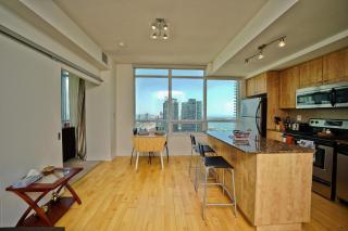 High-Floor Downtown 1BR with Queen bed by CN Tower - 0