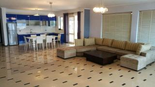Cruise Ship Penthouse - 99m2 Terrace - 10 Guests - 6