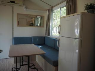 2-Bed Tuscan Cabin with Garden - 2