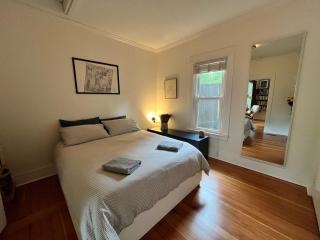 Craftsman Home Near Light Rail to FIFA games - 7