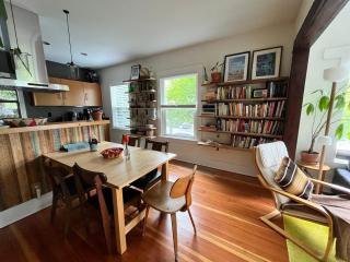 Craftsman Home Near Light Rail to FIFA games - 8