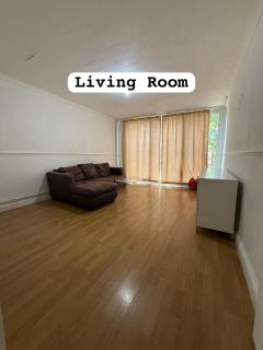 Bright and Spacious 3 Bed Furnished Maisonette in South West London SW2 - 0