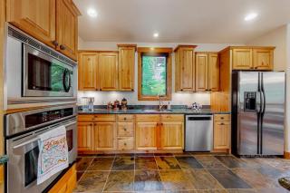 Golden Crown Cabin - 1