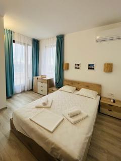 SEAVIEW BG Beach Front Suites - 6