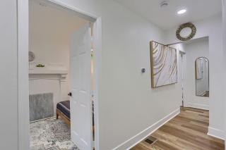 Dormont Potomac Stylish & Modern 2BD Apartment - 1