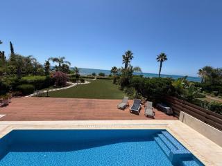 Emerald Seafront Residence - 3