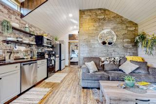 The Montclair Drive Delight - 8