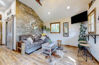 The Montclair Drive Delight - 7