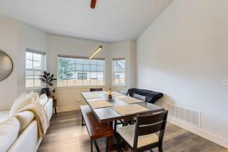 Modern Mountain View Escape - 4